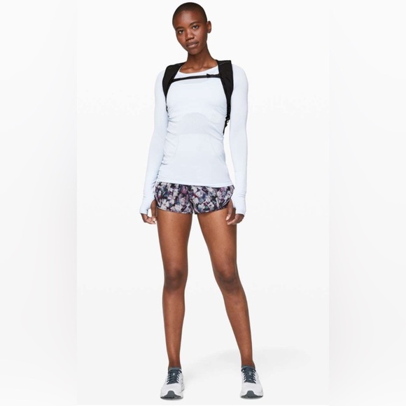 Lululemon Hotty Hot II *2.5" Utopia Multi / Deep Phantom casual yoga short 4 - Picture 1 of 4